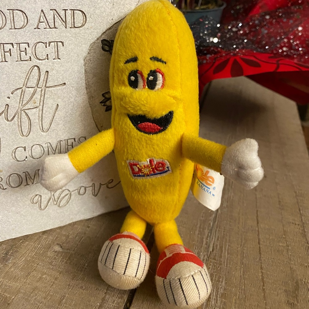 Vintage Dole Yellow “Bobby the Banana” Plush Banana Stuffed Toy 1999